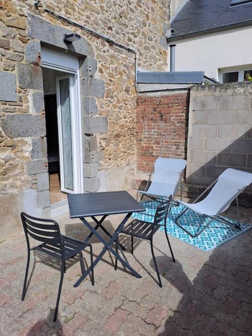 Ferienwohnung Chez Beatrice Saint-Jouan-des-Guérets Exterior foto